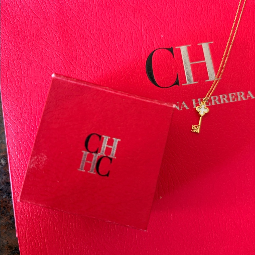 Carolina Herrera Gold Key Necklace (Excellent Cond. NWOT) - Picture 4 of 6